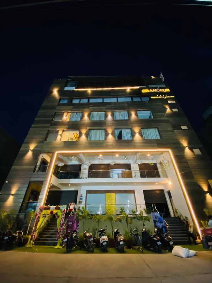 Hotel Ss Grandeur Lucknow Eksteriør bilde